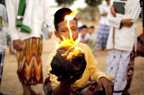 عکس های دیدنی از ابداع فوتبال با توپ آتشی عکس های دیدنی از ابداع فوتبال با توپ آتشی