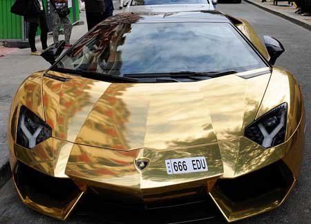 لامبورگینی اونتادور پلاک عربستان طلایی لامبورگینی اونتادور پلاک عربستان طلایی