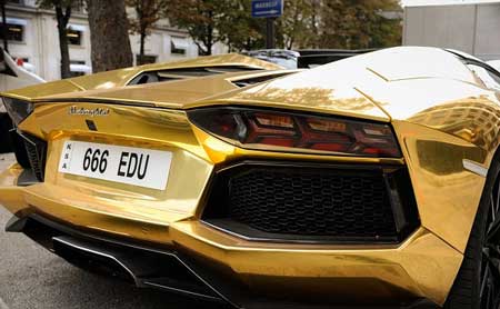 لامبورگینی اونتادور پلاک عربستان طلایی لامبورگینی اونتادور پلاک عربستان طلایی