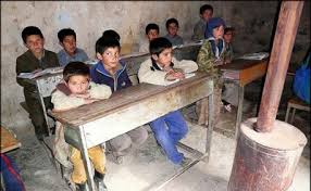 دانش آموزان و مربیان با هم در طرح کمک به کودکان محروم